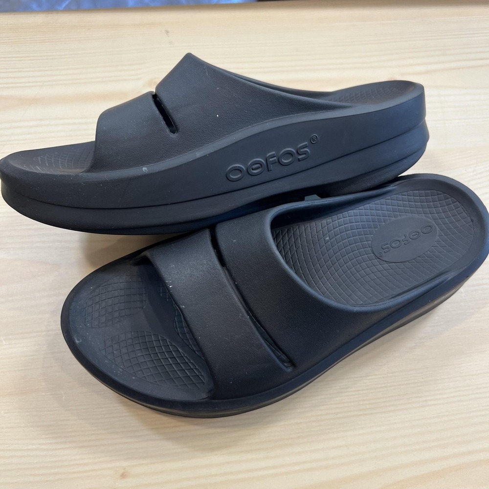 OOFOS Sandals Womens Size 11 Black Recovery Slide Cushioned Comfort Slip On